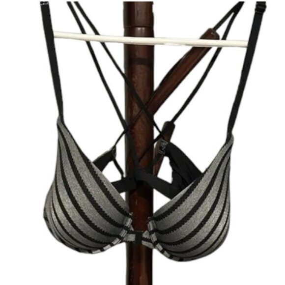 Victoria's Secret black and grey striped cross back bra size 32C - Picture 2 of 7